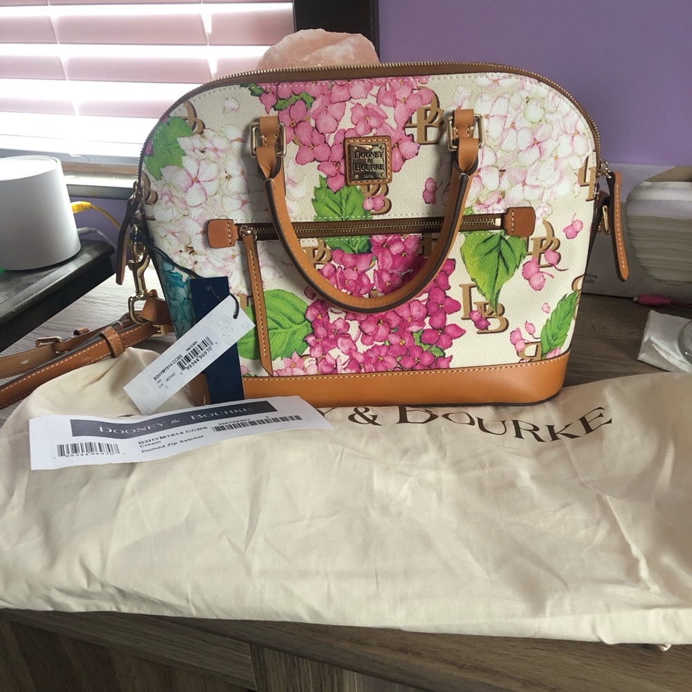 NWT Dooney & Bourke crossbody/satchel